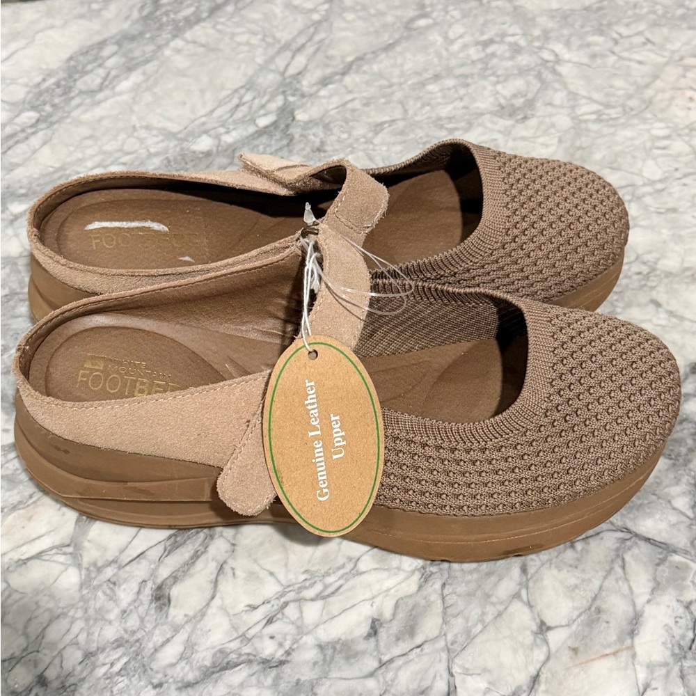 White Mountain Footbed Women's Fearless Suede Textured Mary Jane Wedge Clogs